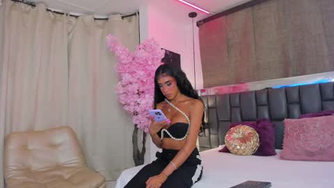 Kata Millants online show from 02.08.25