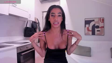 Kata Millants online show from 03.07.25