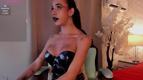 Kata Millants online show from 10.02.25