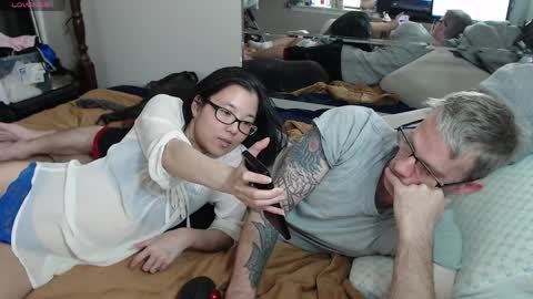 Kat and Crown online show from 04.01.26