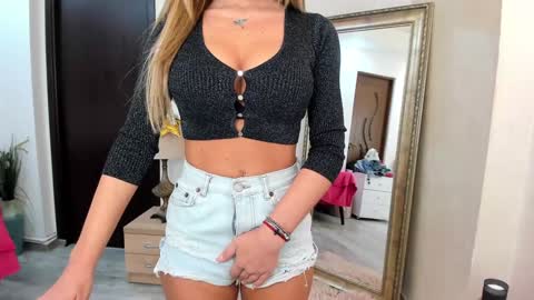 Kate online show from 12.22.24