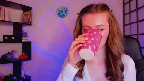 Snapshot of kate_cuddle chatting on 12.25.24 Kate online show from 12.25.24