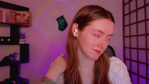 Snapshot of kate_cuddle chatting on 12.31.24 Kate online show from 12.31.24