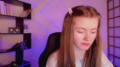 Snapshot of kate_cuddle chatting on 01.17.25 Kate online show from 01.17.25