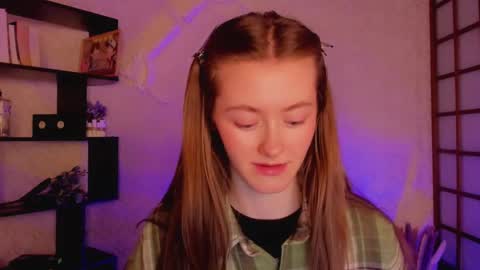 Snapshot of kate_cuddle chatting on 01.28.25 Kate online show from 01.28.25