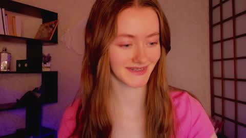 Snapshot of kate_cuddle chatting on 02.12.25 Kate online show from 02.12.25