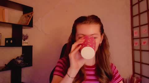 Snapshot of kate_cuddle chatting on 02.14.25 Kate online show from 02.14.25