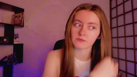 Snapshot of kate_cuddle chatting on 02.19.25 Kate online show from 02.19.25