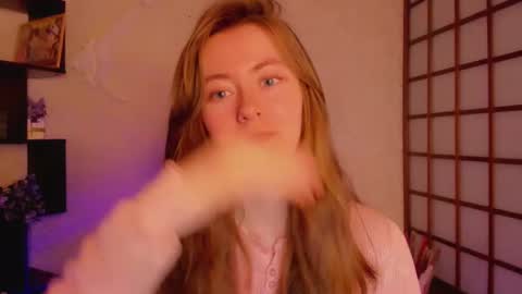 Snapshot of kate_cuddle chatting on 02.21.25 Kate online show from 02.21.25