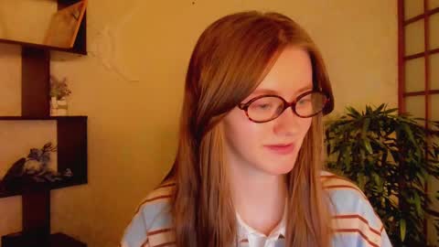 Snapshot of kate_cuddle chatting on 03.12.25 Kate online show from 03.12.25