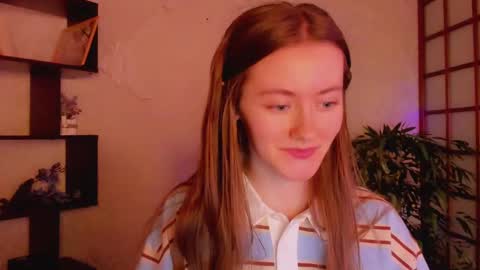 Snapshot of kate_cuddle chatting on 03.12.25 Kate online show from 03.12.25