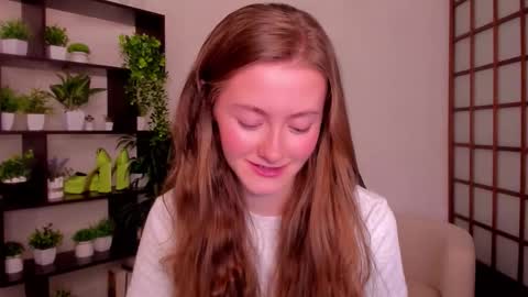 Snapshot of kate_cuddle chatting on 09.10.25 Kate online show from 09.10.25