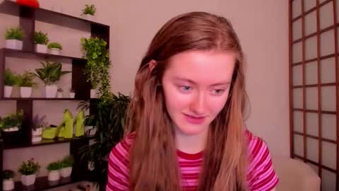 Snapshot of kate_cuddle chatting on 09.11.25 Kate online show from 09.11.25