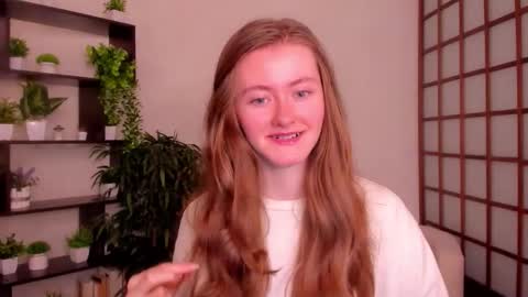 Snapshot of kate_cuddle chatting on 09.16.25 Kate online show from 09.16.25