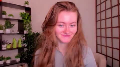 Snapshot of kate_cuddle chatting on 09.17.25 Kate online show from 09.17.25