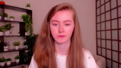 Snapshot of kate_cuddle chatting on 09.24.25 Kate online show from 09.24.25