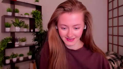 Snapshot of kate_cuddle chatting on 10.01.25 Kate online show from 10.01.25