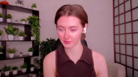 Snapshot of kate_cuddle chatting on 10.16.25 Kate online show from 10.16.25