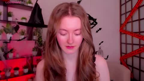 Snapshot of kate_cuddle chatting on 10.27.25 Kate online show from 10.27.25