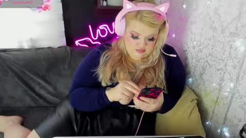 Snapshot of kate_jenny_ chatting on 02.11.25 Katarina online show from 02.11.25