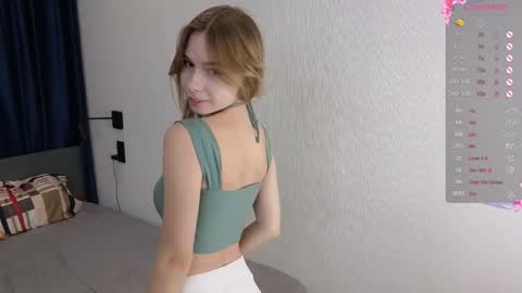 Snapshot of kate_krayy chatting on 10.19.25 kate_krayy online show from 10.19.25
