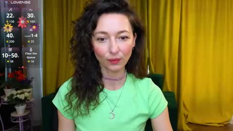 Snapshot of kate_millersi chatting on 05.13.26 Kare online show from 05.13.26