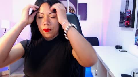 Kate  online show from 10.18.25