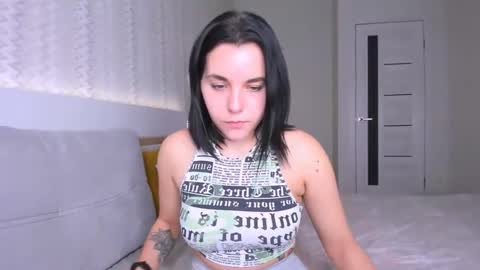 Snapshot of kate_ree_ chatting on 01.26.25 KATE online show from 01.26.25