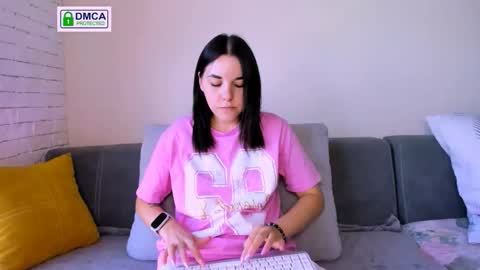 Snapshot of kate_ree_ chatting on 09.15.25 KATE online show from 09.15.25