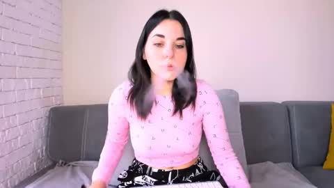 KATE online show from 10.19.25