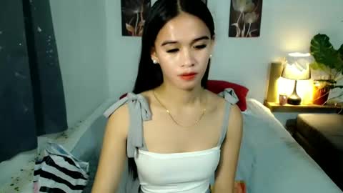 Snapshot of kate_romance chatting on 10.02.25 Kate online show from 10.02.25