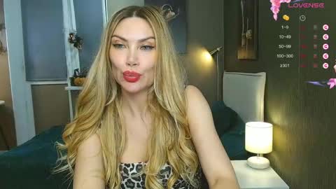 Snapshot of kate_space chatting on 04.19.26 Therapist online show from 04.19.26