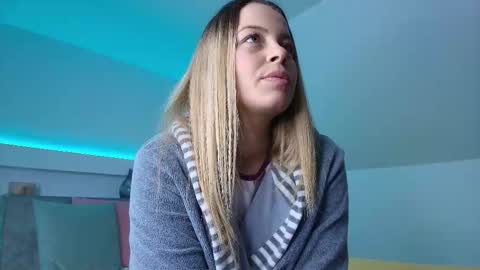 KateAllyaa online show from 12.21.25