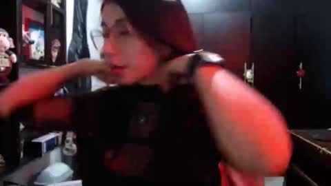 Kateeen18 online show from 12.22.25