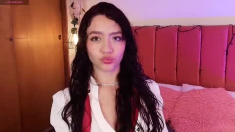 Snapshot of kategh chatting on 11.11.25 Kate online show from 11.11.25