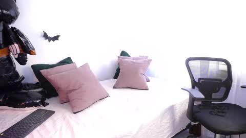 Help me with rate thanks  online show from 10.15.25