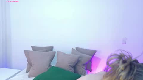 Snapshot of katejolie chatting on 06.11.26 Help me with rate thanks online show from 06.11.26
