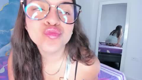 Snapshot of katemoorex chatting on 09.19.25 KateMoorex online show from 09.19.25