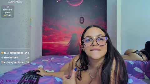 Snapshot of katemoorex chatting on 10.21.25 KateMoorex online show from 10.21.25