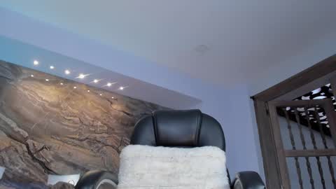  Kate Owens  online show from 02.01.25