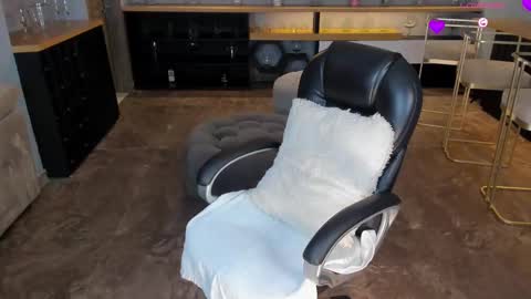  Kate Owens  online show from 03.12.25