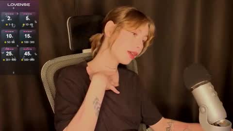 Snapshot of kateslil chatting on 02.16.26 Kate online show from 02.16.26