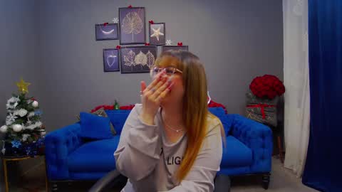 Snapshot of katewalker_ chatting on 12.20.24 Kate online show from 12.20.24