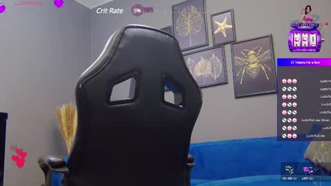 Snapshot of katewalker_ chatting on 01.11.25 Kate online show from 01.11.25