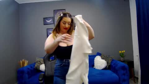 Snapshot of katewalker_ chatting on 01.31.25 Kate online show from 01.31.25