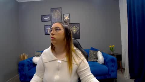 Snapshot of katewalker_ chatting on 01.31.25 Kate online show from 01.31.25