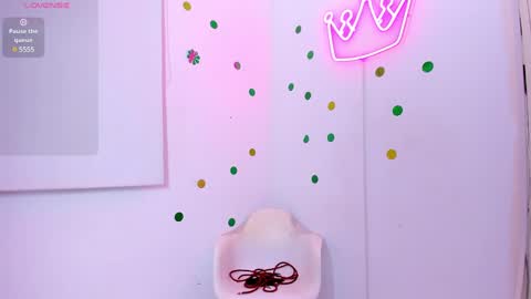 Snapshot of katey_curvy01 chatting on 12.17.24 katey Curvy01 online show from 12.17.24