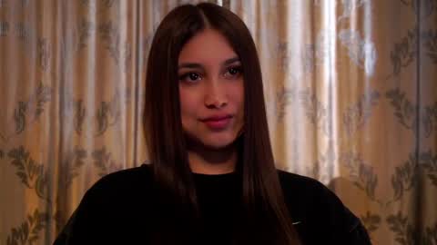 OLIVIA  online show from 04.14.26