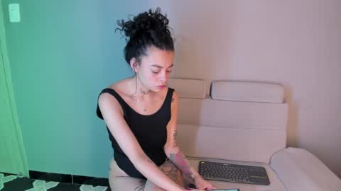 KatheGomez  online show from 12.14.24
