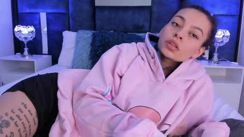 KatheGomez  online show from 12.15.24